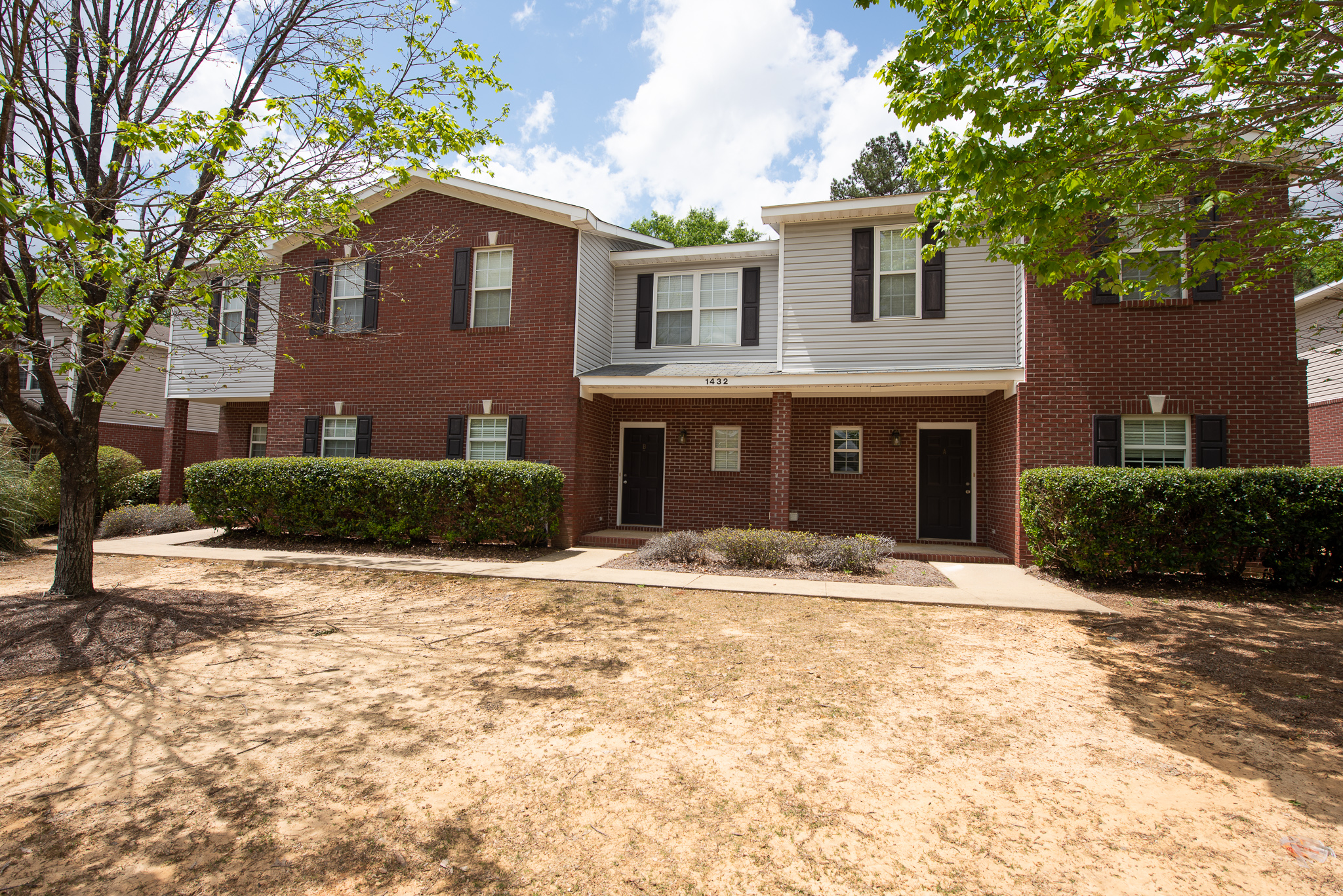 1432 S Donahue Dr