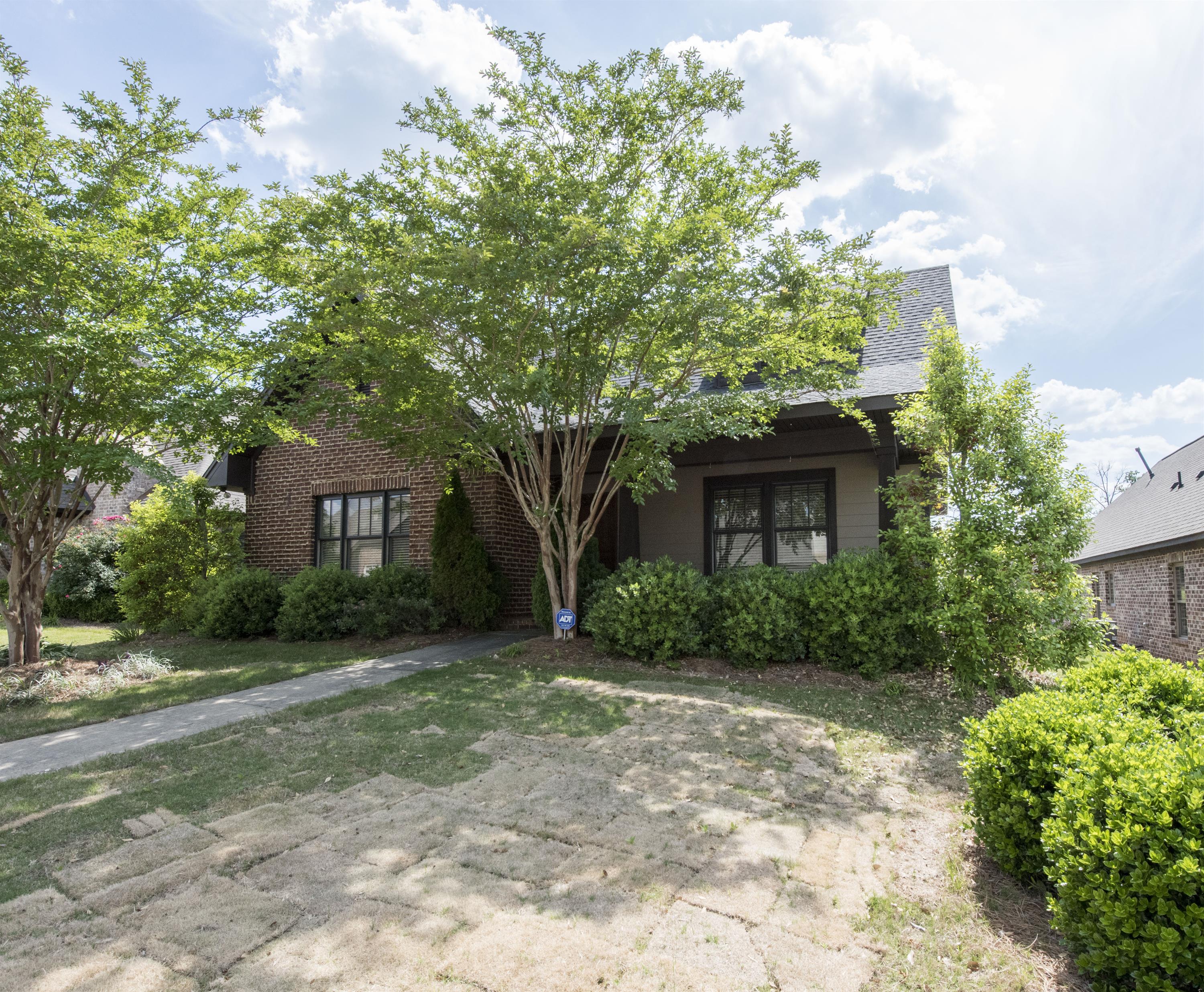987 Starr Ct