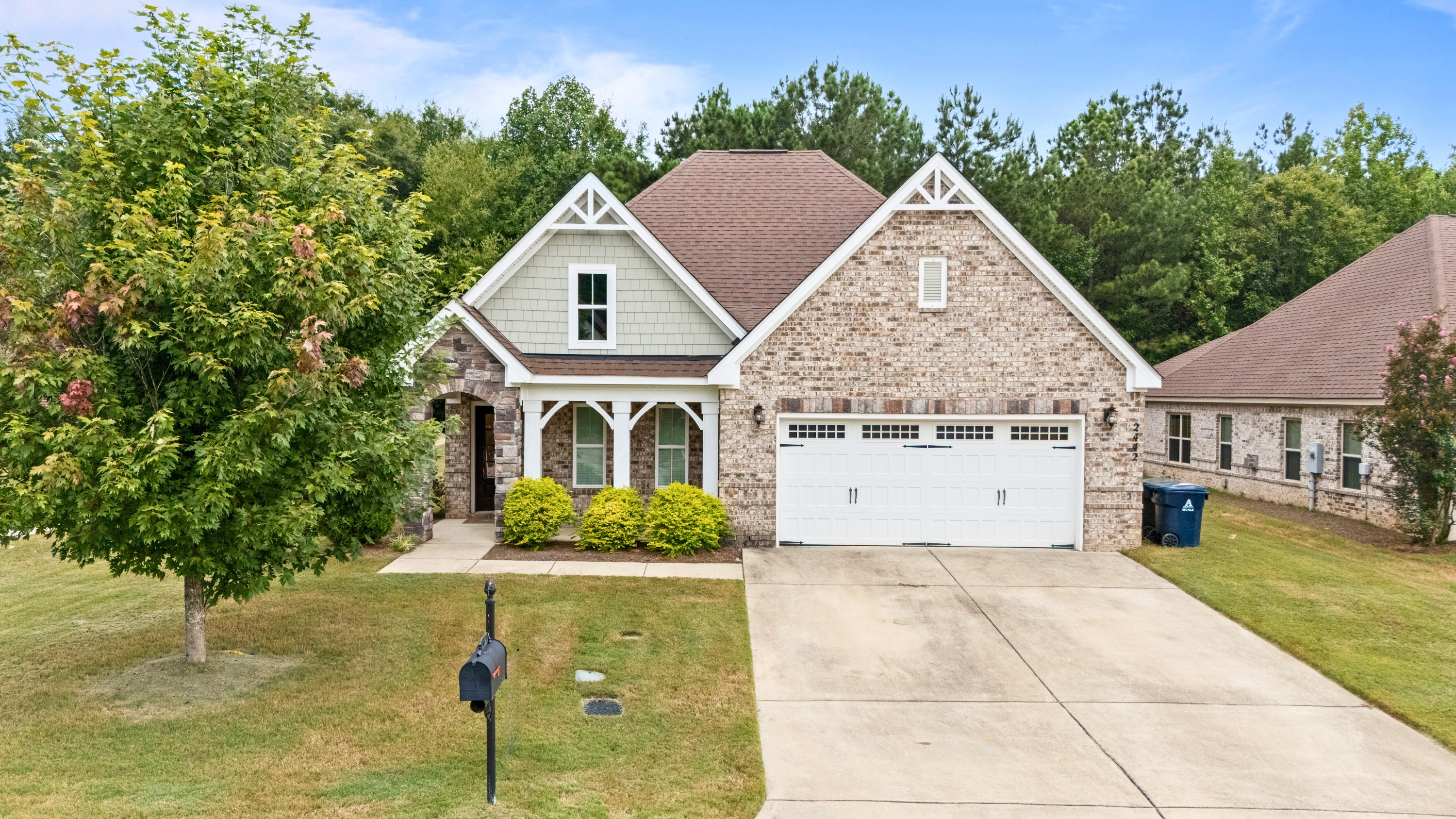 2442 Snowshill Ln